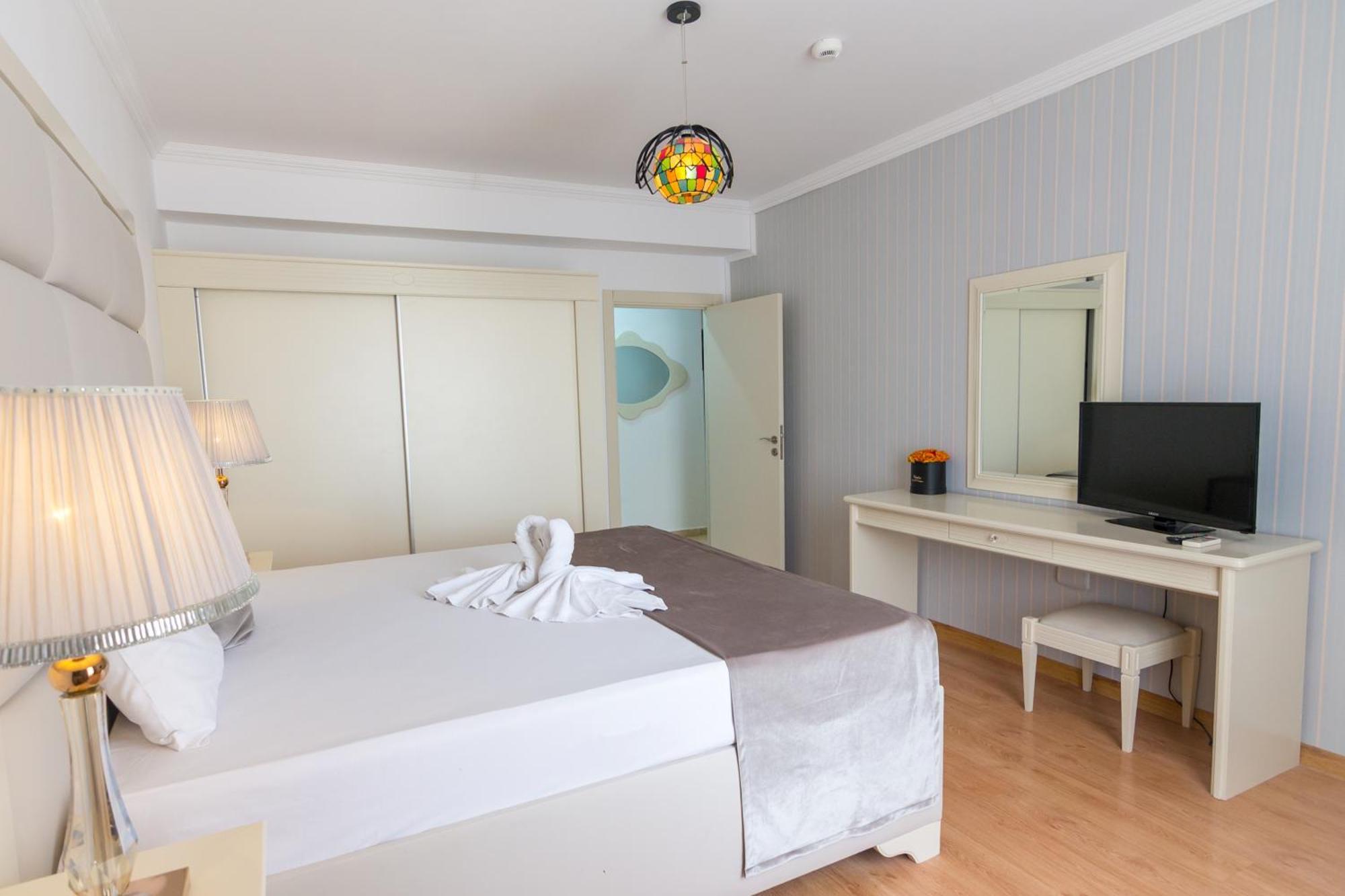 Phoenicia Mamaia
