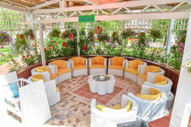 Phoenicia Apartahotel